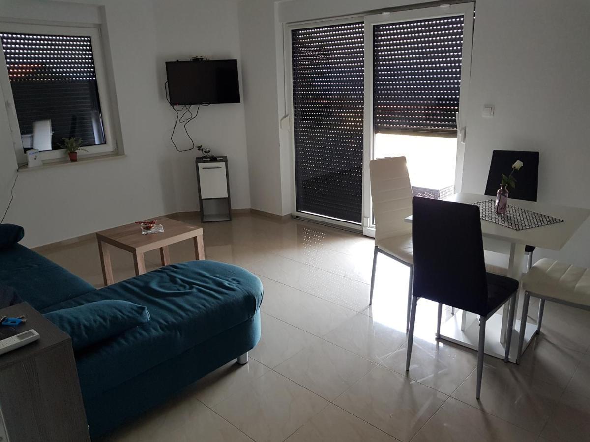 Apartmani Zaric Malinska Eksteriør bilde